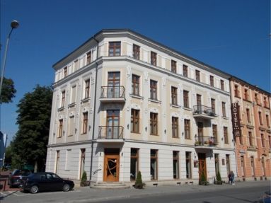 Hotel Gal Tarnów przy ulicy Dworcowej